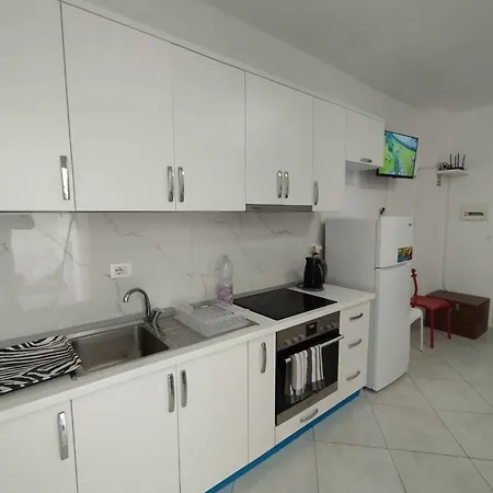 Irek's Plazhi I Vjeter * Vlorë