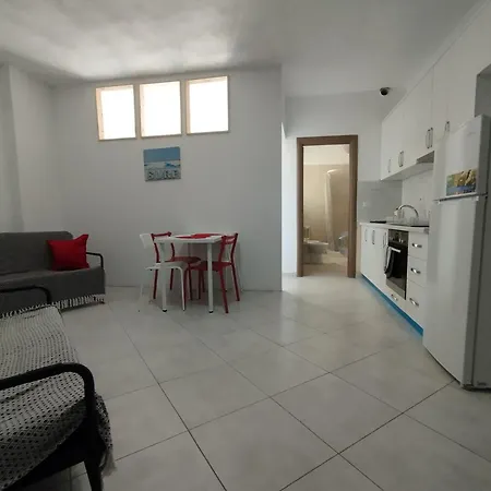 Irek's Plazhi I Vjeter Vlorë